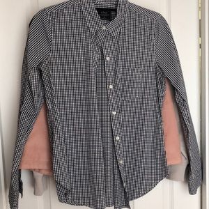 Fitted abercrombie button down shirt